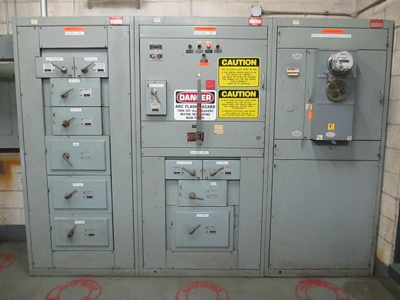 Electrical distribution panel and wiring setup